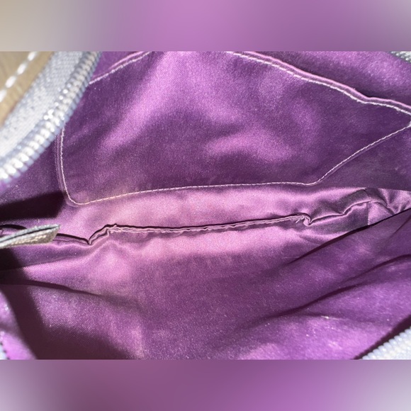 Coach Wristlet 🩶 - Picture 7 of 9